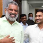 తండ్రి జారుకుంటే తనయుడిని తగులుకున్నారు!!