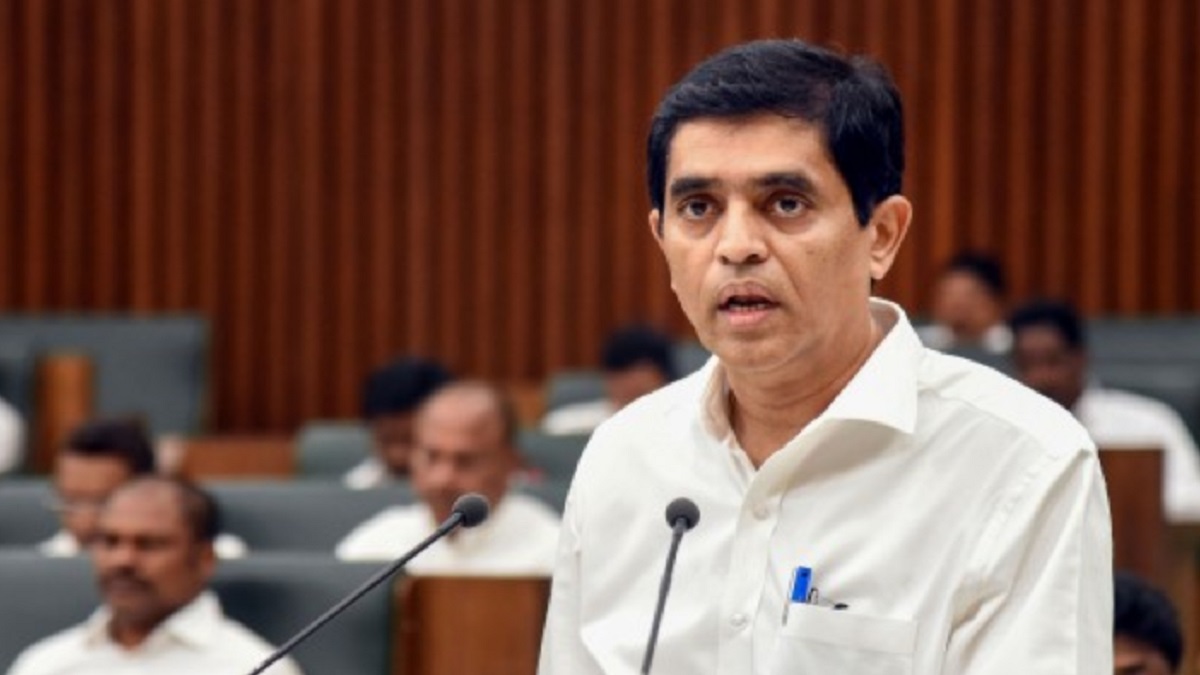 కనిపించని ఏపీ ఆర్థిక మంత్రి బుగ్గన!