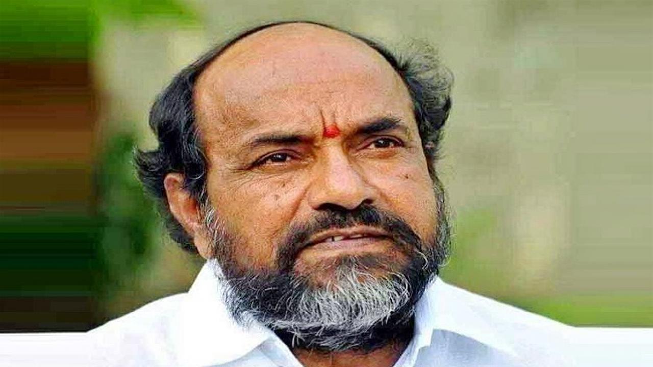 కాంగ్రెస్ పై వైసీపీ ఎంపీకి అంతప్రేమ ఎందకో?