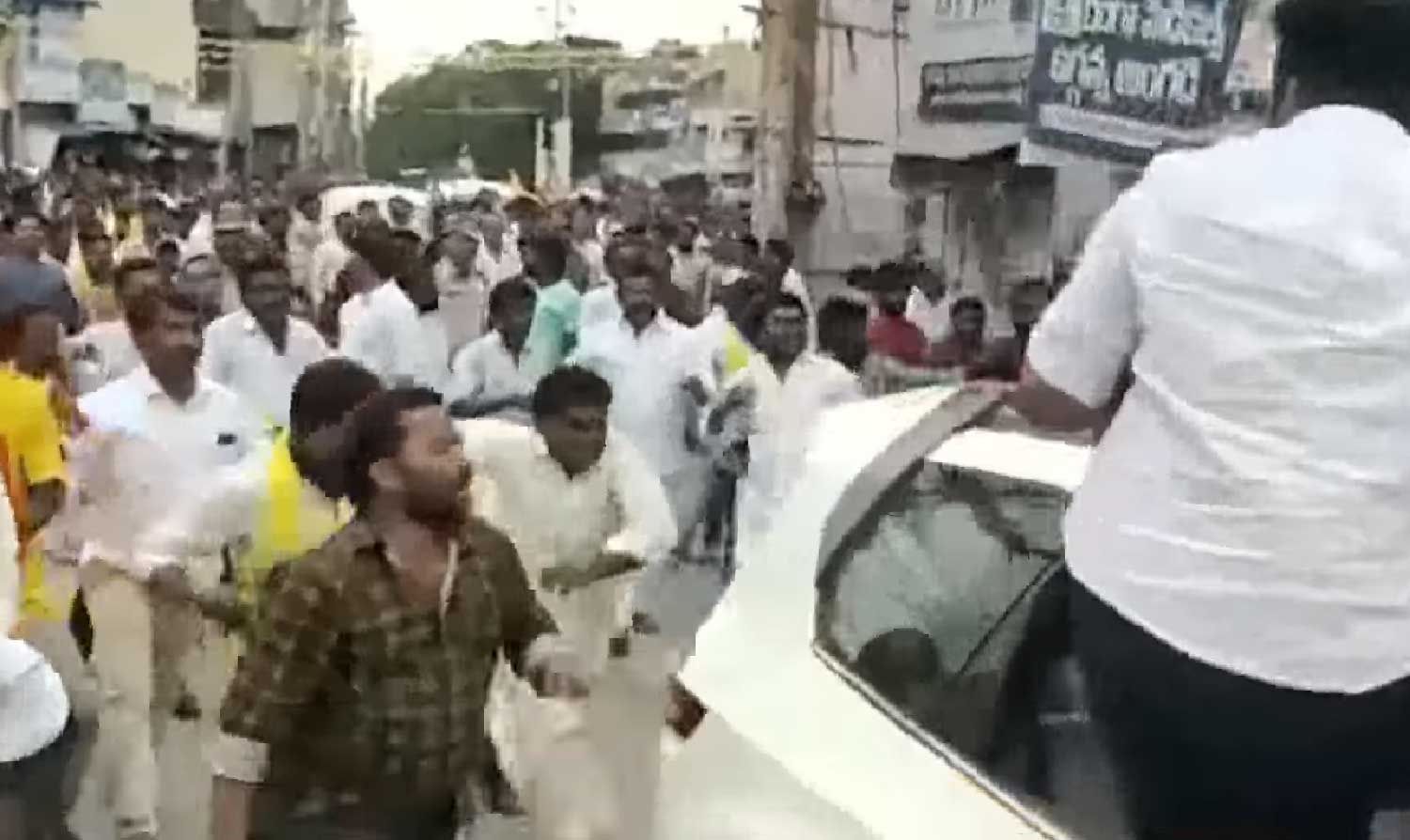 రెచ్చగొట్టనేల? పలాయనం చిత్తగించనేల!!