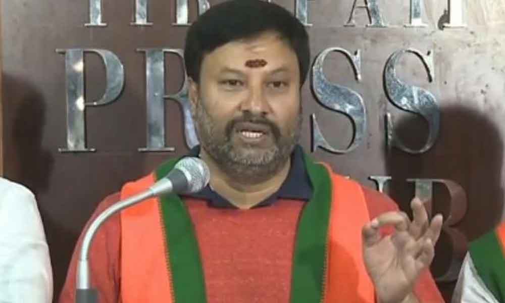 వెంకన్న సొమ్ములు కాజేయడంపై కమలధ్వజం!