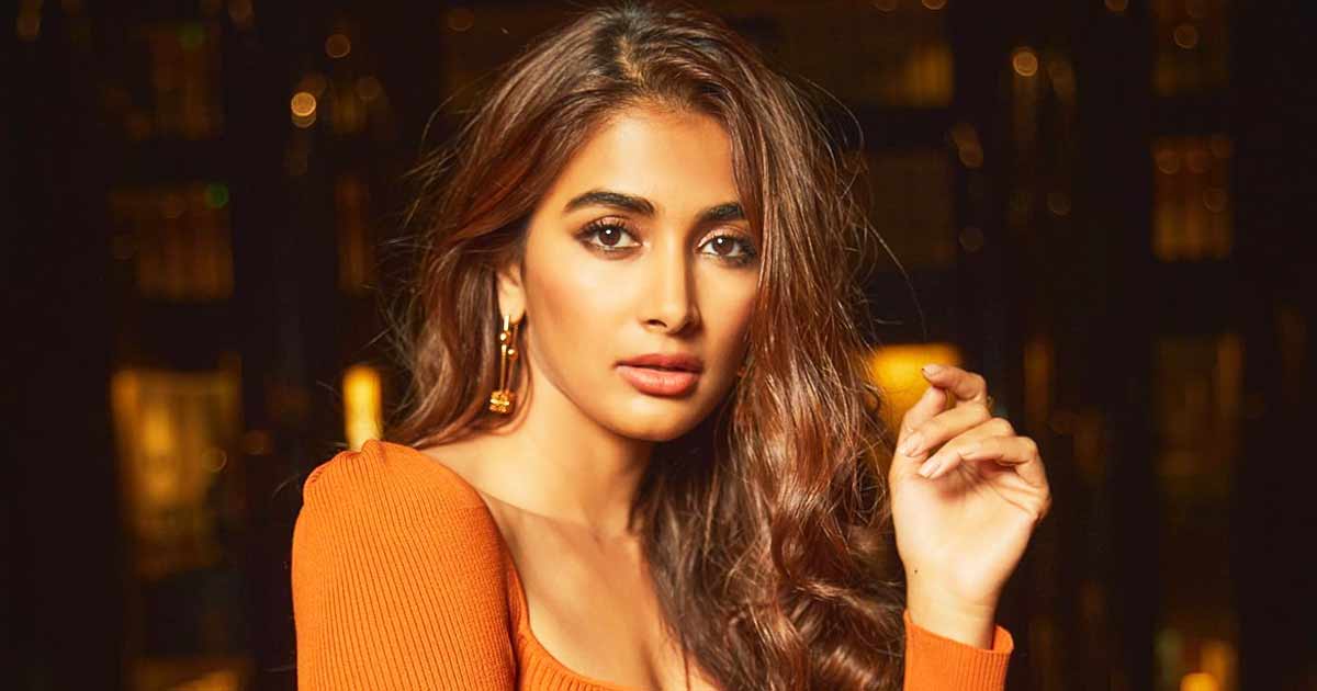 Pooja Hegde bags an exciting offer from Bollywood