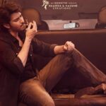 ‘Guntur Kaaram’ poster: Mahesh Babu’s Stylish Swag