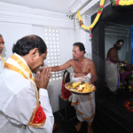 KCR offers prayers at his lucky temple with nomination papers