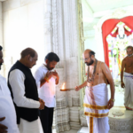A day before polling in Telangana, Revanth Reddy offers prayers at temple, dargah
