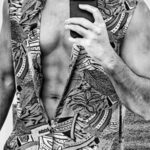 Ram fluants his 6 pack abs, goes viral