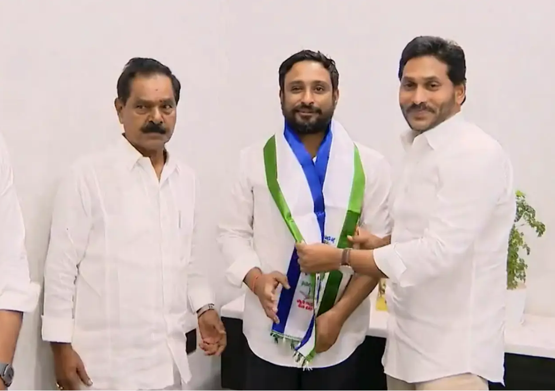 Ambati Rayudu quits YSRCP in just one week