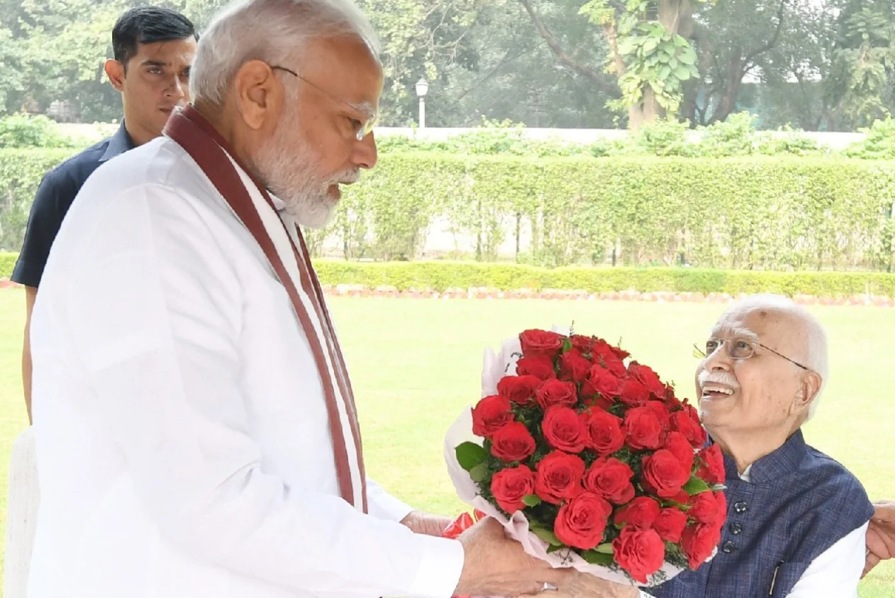 LK Advani to be conferred Bharat Ratna, announces PM Modi