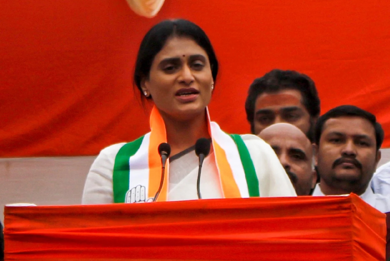 Sharmila urges Jagan, Naidu to mount pressure on Centre on special status
