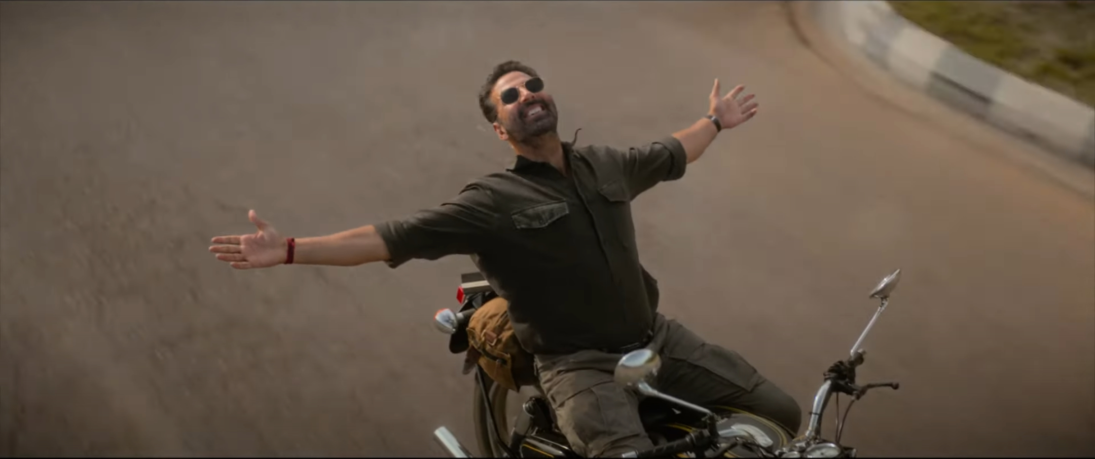 Akshay Kumar shares first look from ‘Sarfira’