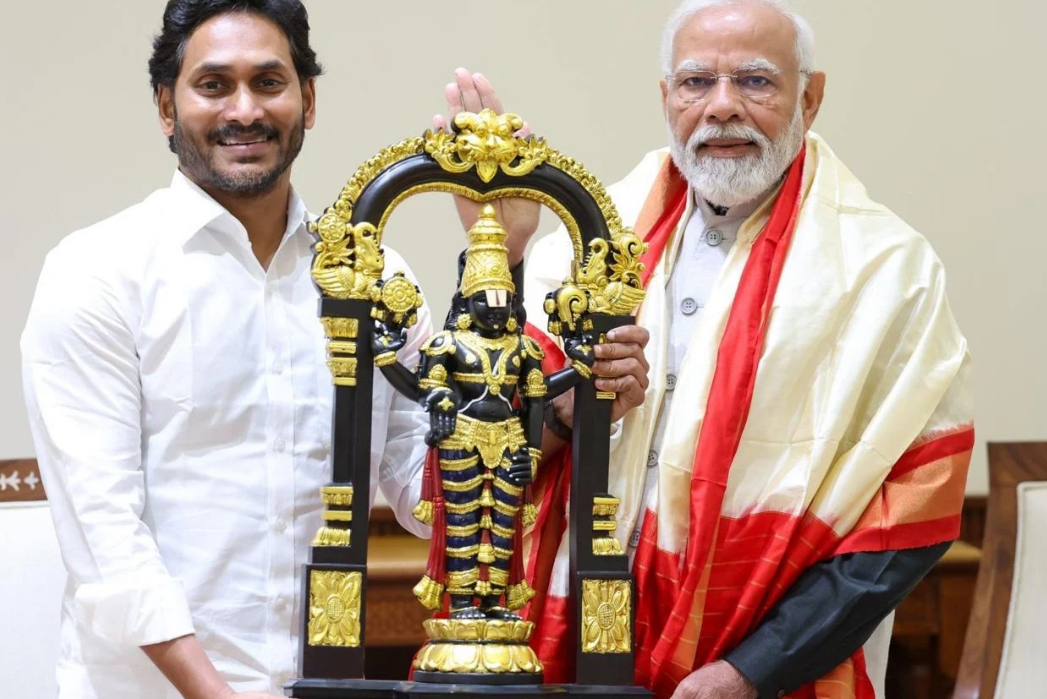 Andhra Pradesh CM calls on PM, seeks release of pending funds