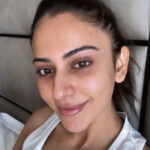 Rakul Preet Singh on a ‘no filter Sunday’, celebrates beauty of self love