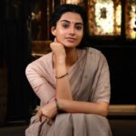 Meenakshii looks so lovely as ‘Sumathi’ in Lucky Baskhar