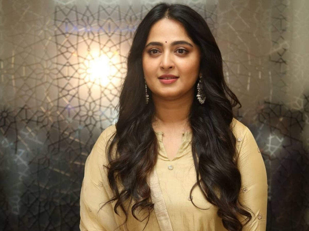 Anushka Shetty finally signs her next film