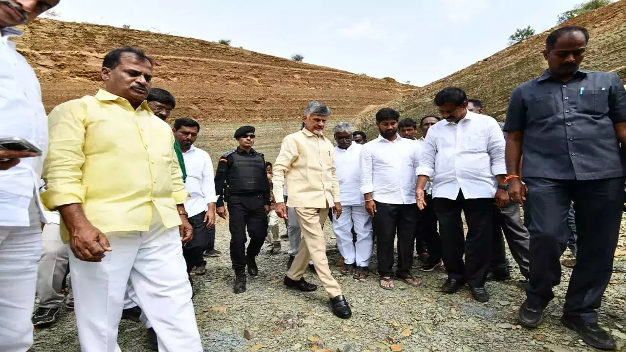 Chandrababu Challenges Jagan Can  In Pulivendula?