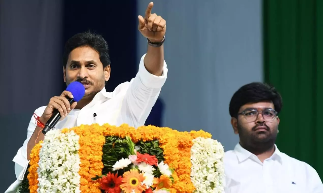 మద్యం, ఇసుకలపై తేలుకుట్టిన దొంగలాగా జగన్!