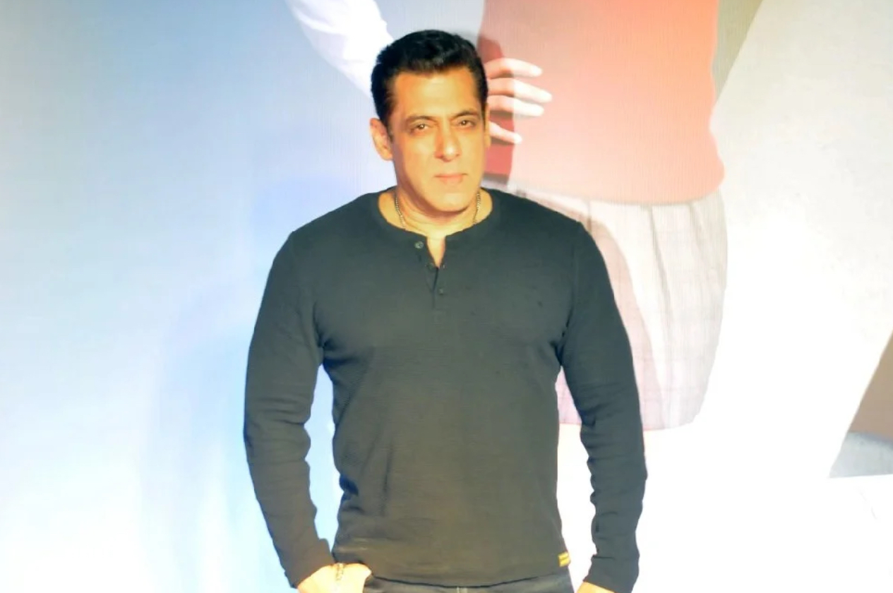 Duo on motorcycle opens fire near Salman Khan’s home