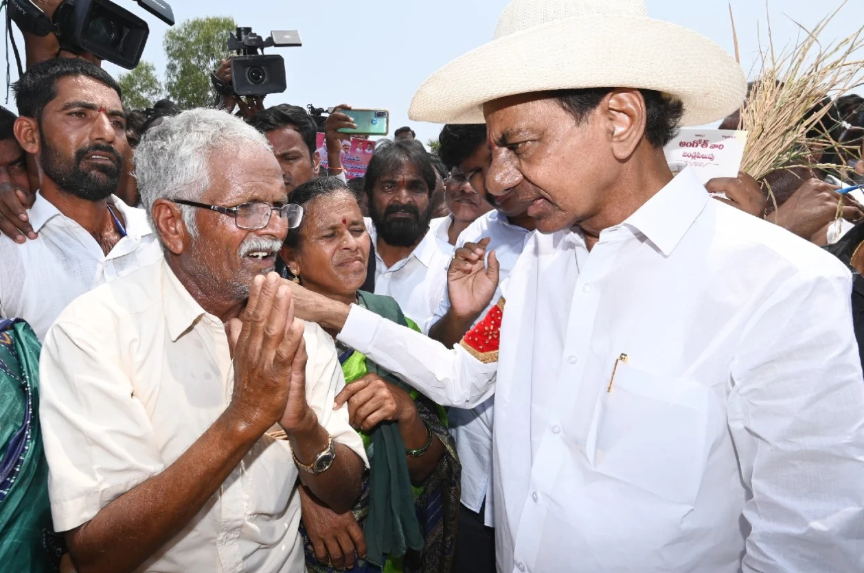 KCR to intensify BRS campaign with bus yatra