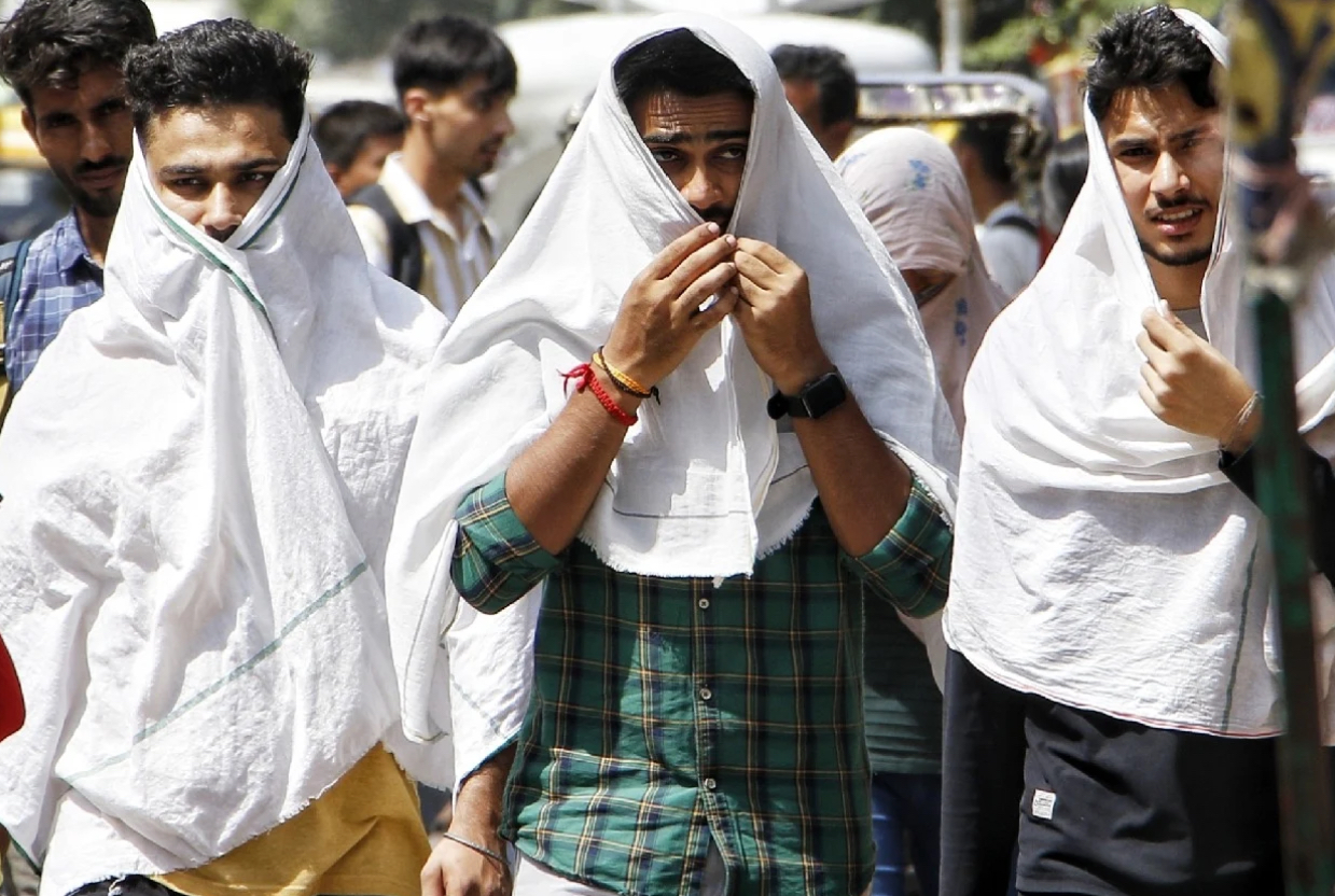 Election Commission extends polling hours in Telangana