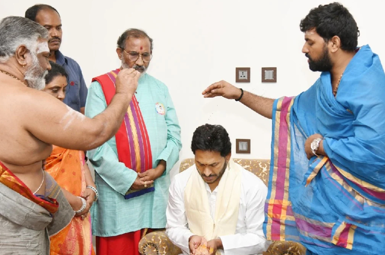 Two days after polling, Jagan Mohan Reddy participates in special puja