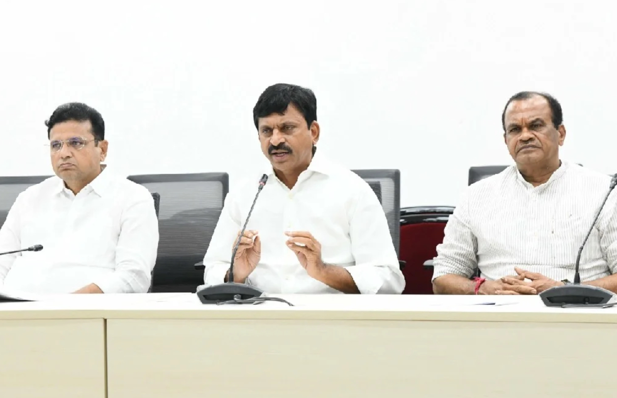 Telangana government plans to felicitate Sonia Gandhi on June 2