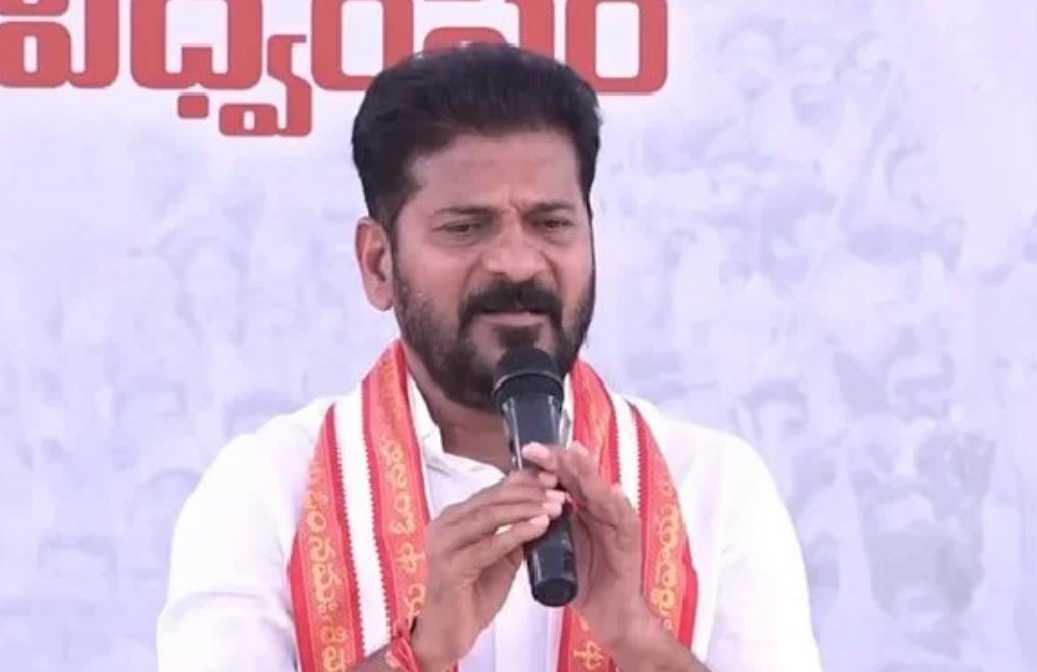 Telangana CM invites Sonia Gandhi to state Formation Day celebrations