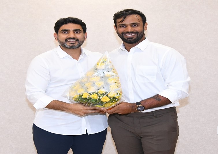 Nara Lokesh invites Hanuma Vihari to play again for Andhra