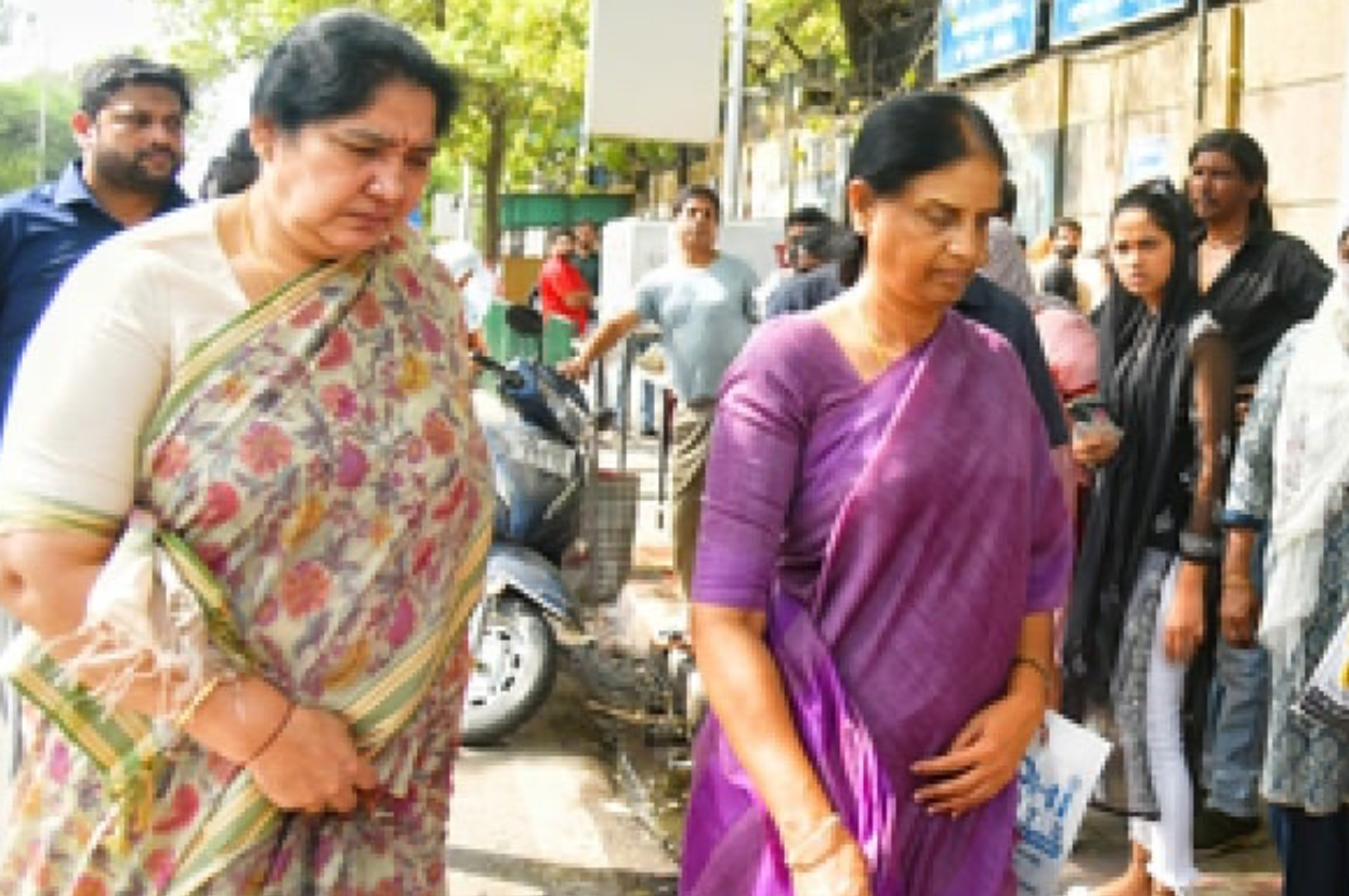 BRS leaders meet Kavitha in Tihar Jail
