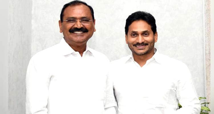 దేవుణ్ని దోచి జగన్ కు పెట్టాలనుకుంటే.. అంతే మరి!