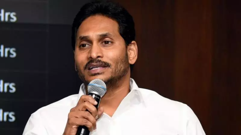వీరి వినతులకు వారు మొహం చాటేస్తున్నారు!
