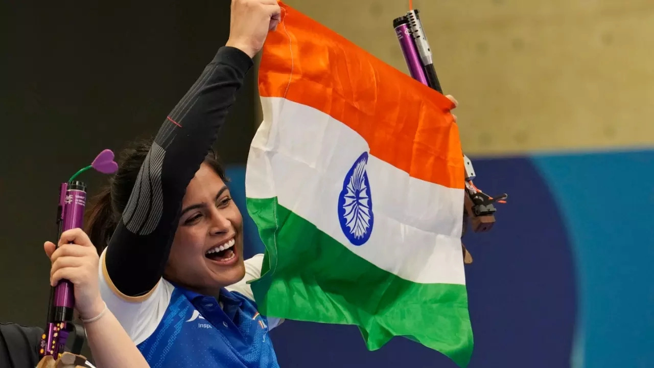 Manu Bhaker Becomes First Indian To win Two Medals In single Olympics