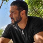 Salman Khan flaunts new hairdo in brand new pic on Instagram