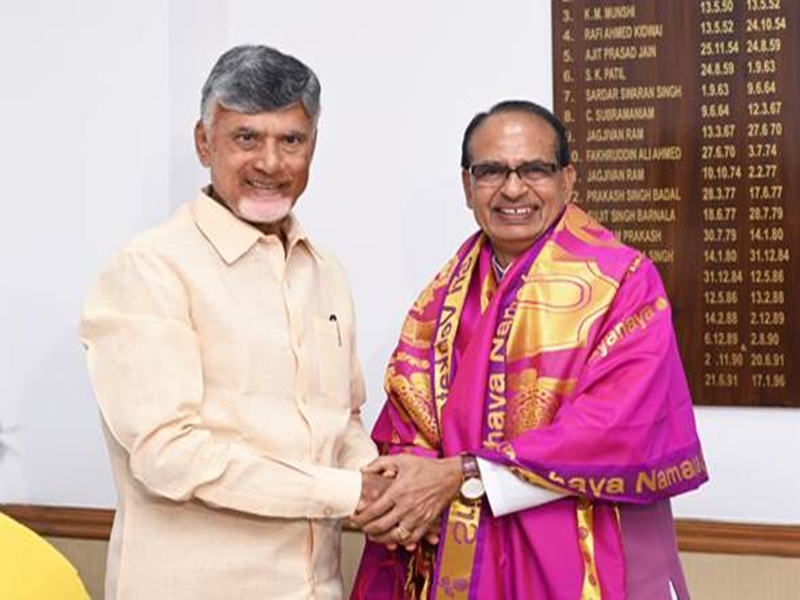 Shivraj Chouhan assures Chandrababu Naidu of Centre’s help to boost agriculture