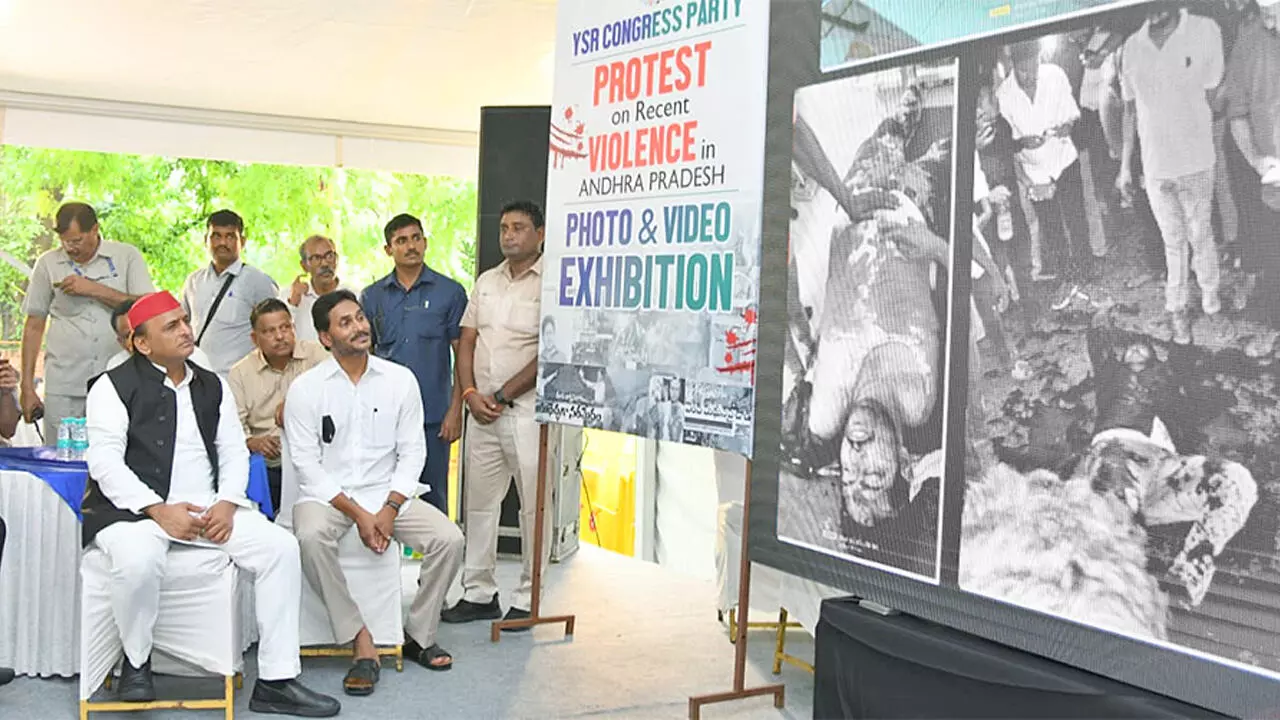 Akhilesh solidarity with Jagan’s Dharna For President’s Rule In AP