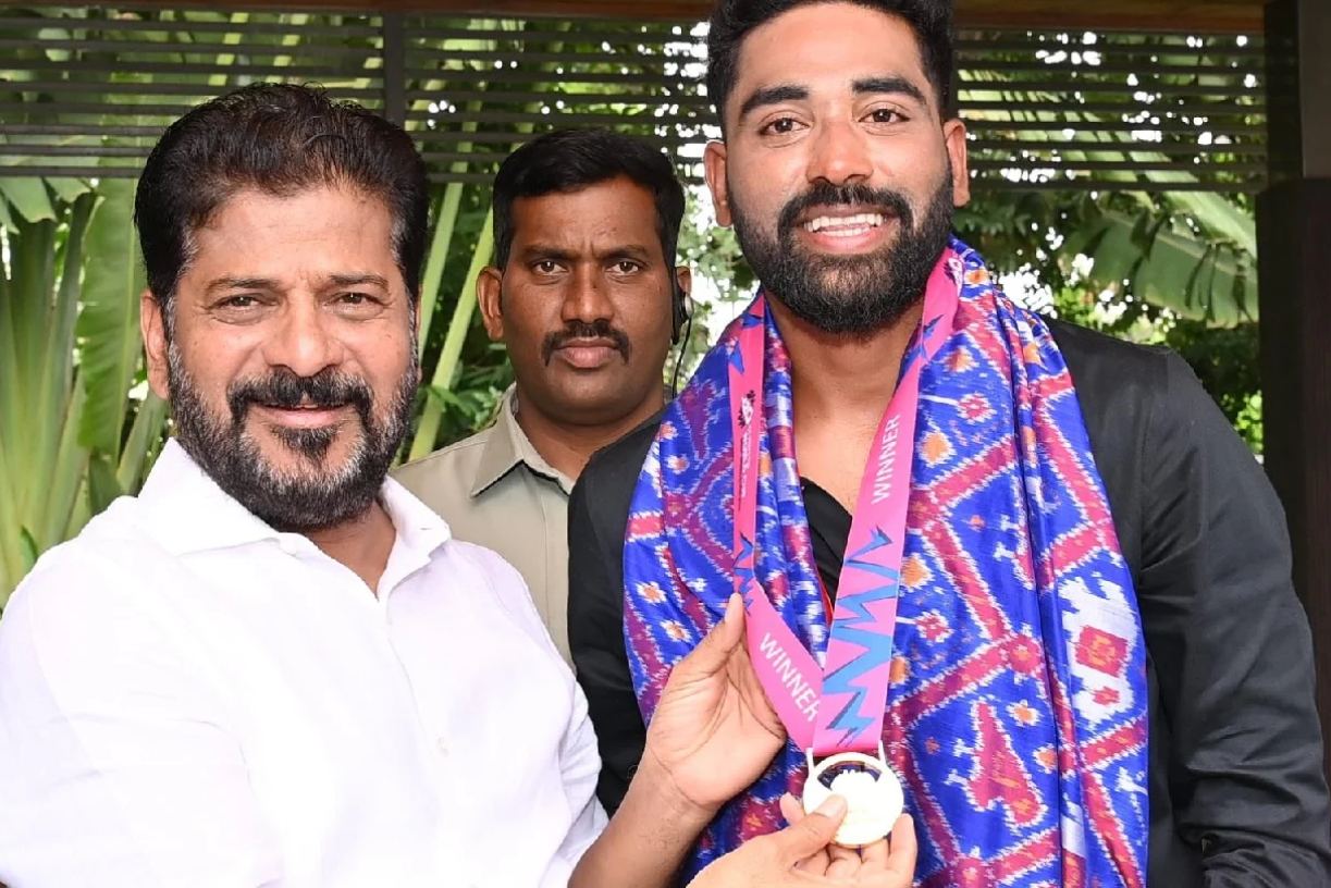 Telangana CM announces house site, govt job for India pacer Siraj