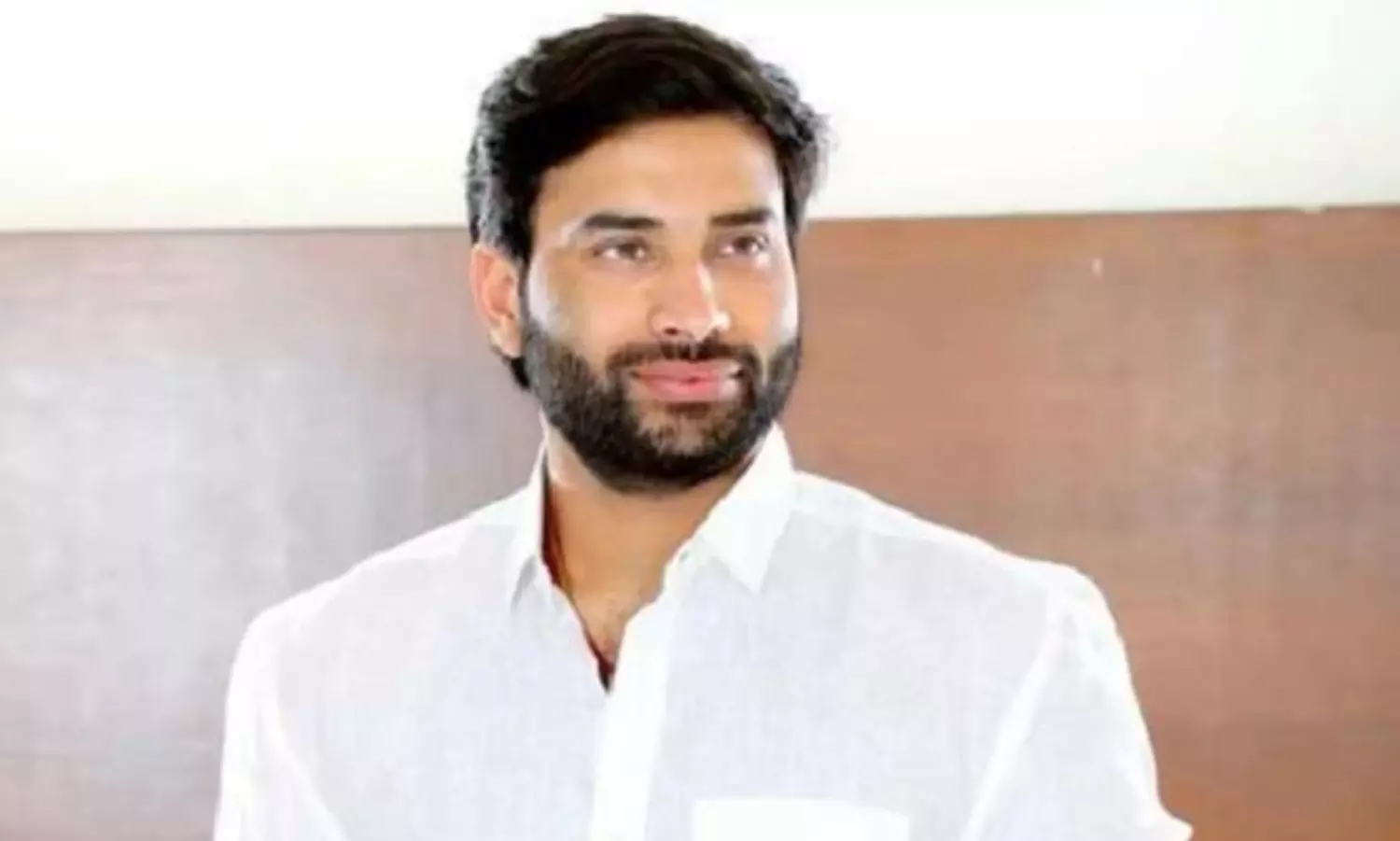 Devineni Avinash prevented From Fleeing Dubai At Shamshabad Airport