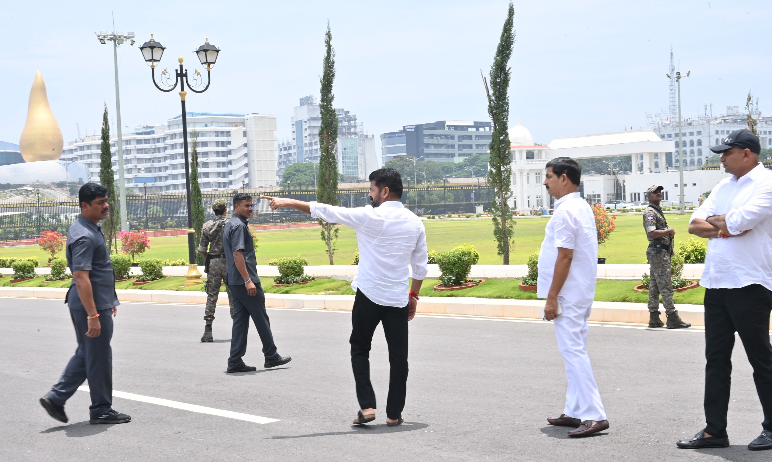 Telangana CM begins work on installing Telangana Talli statue at Secretariat