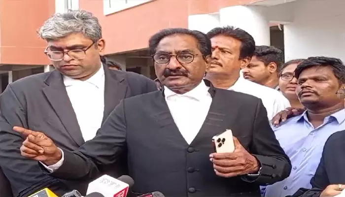 మెడకు చుట్టుకుంటున్న మానవతా దృక్పథం!