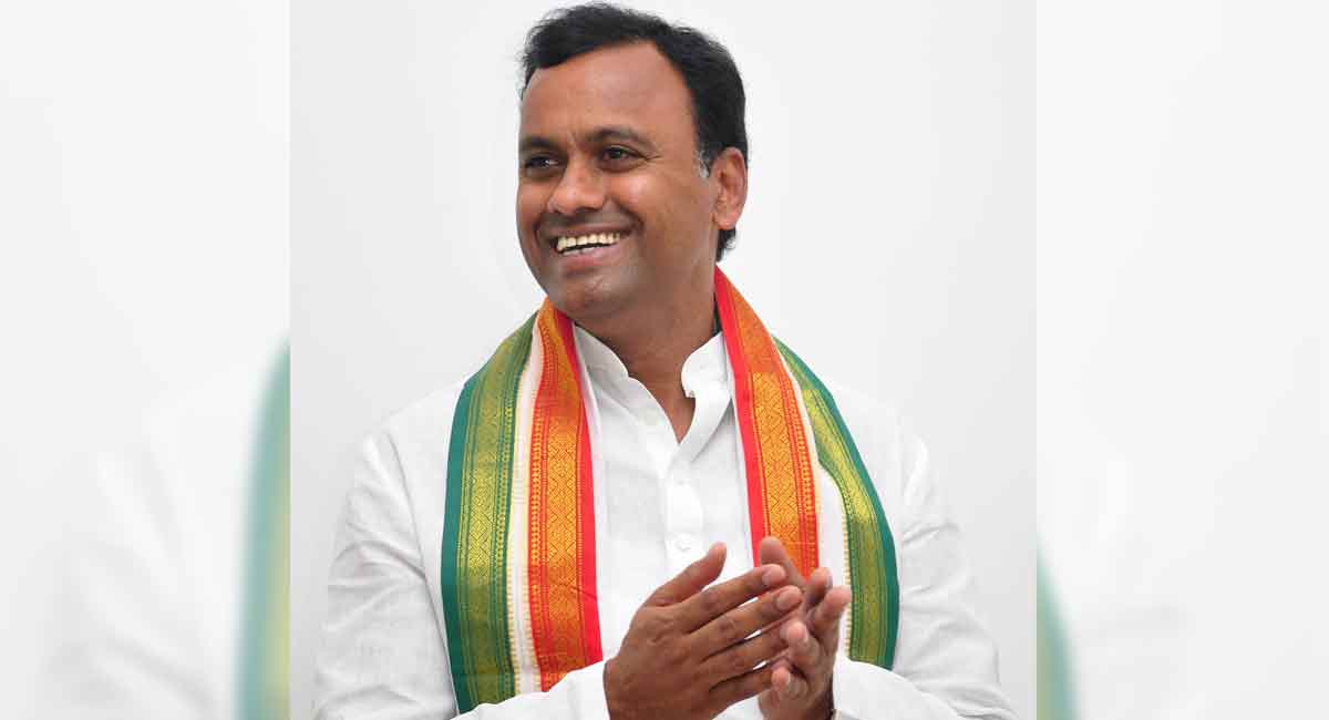 Komatireddy Rajagopal Reddy Predicts Uttam Kumar Reddy Will Become Chief Minister