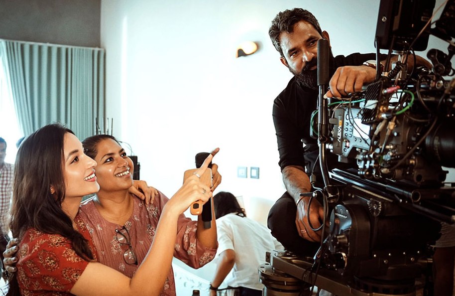 Srinidhi Shetty Starts Filming for Telusu Kada