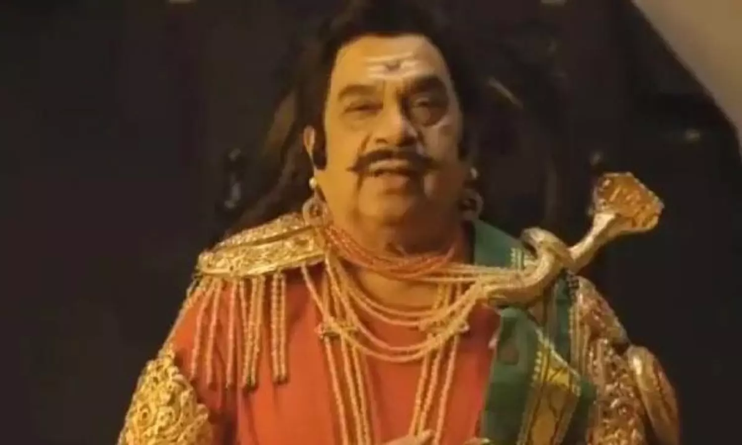 ఎప్పుడూ కనిపించని పాత్రలో..హాస్య బ్రహ్మా!