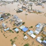 Flood-hit areas of Vijayawada remain marooned for 4th day