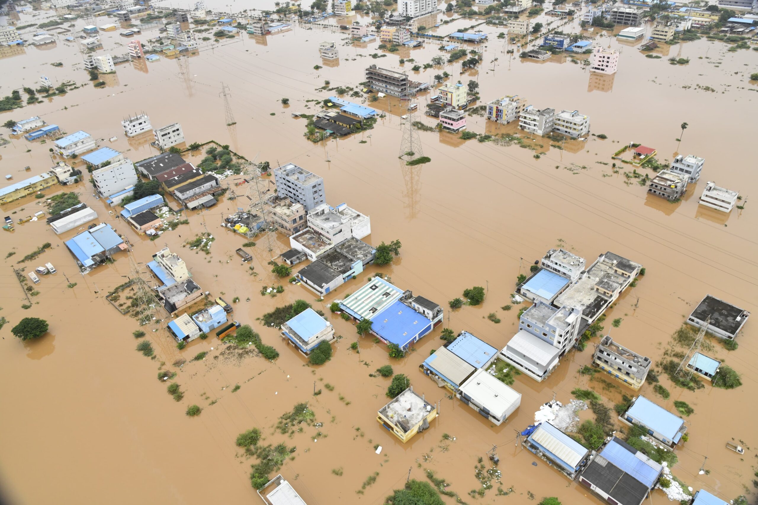 Flood-hit areas of Vijayawada remain marooned for 4th day