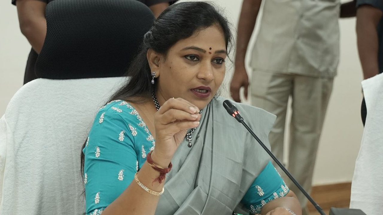 Home Minister Anita Alleges Jagan Does Not want To Go To Tirumala, But Blames Govt.