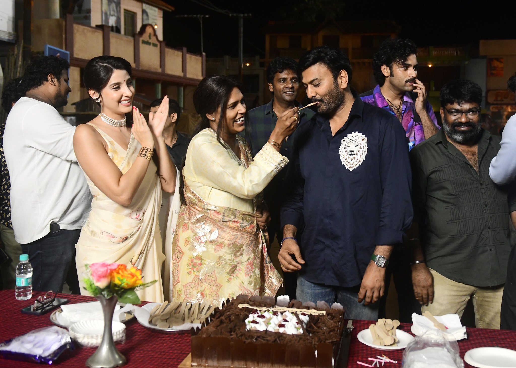 మట్కా’ సెట్స్‌లో పుట్టిన రోజు వేడుకలు!