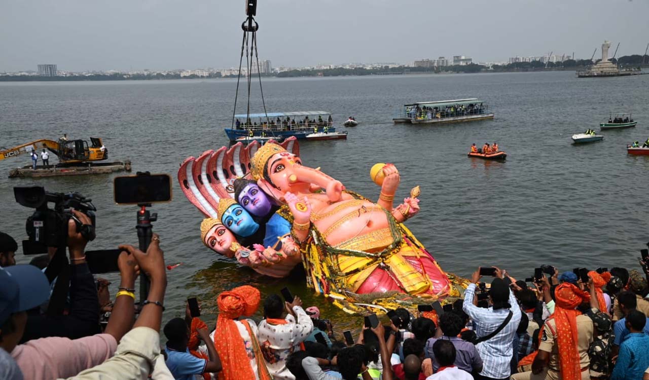 Khairatabad Ganesh Idol Immersion Concludes In Hussain Sagar