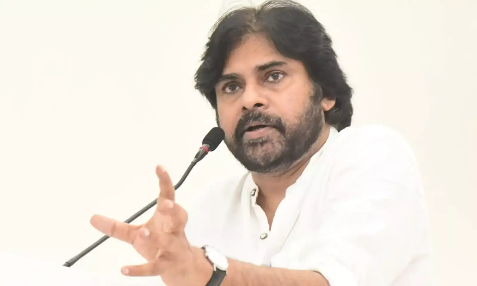 Pawan Kalyan Withdraws Petition In Volunteers’ Defamation Case