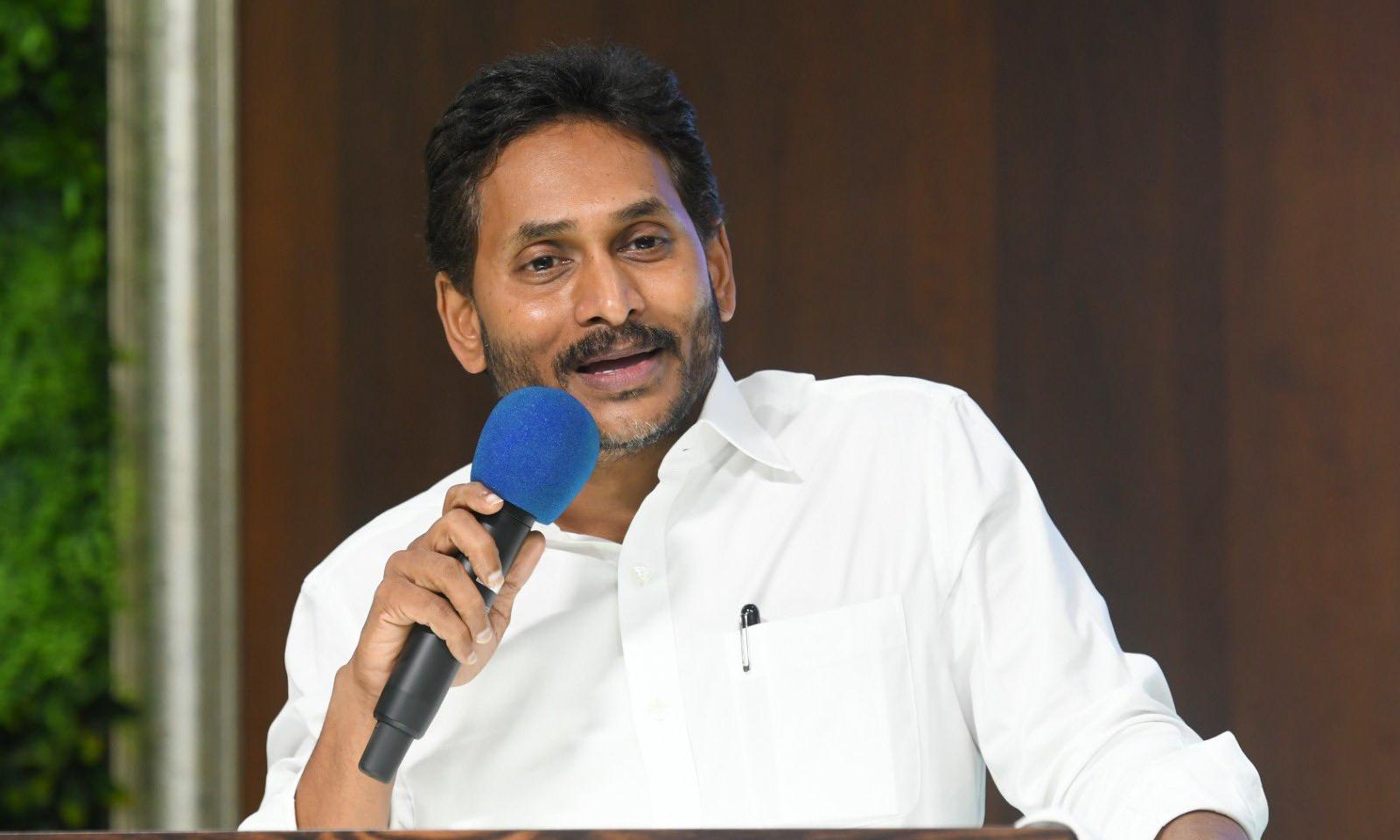 జగన్ జట్టు కడితే పతనం తప్పదంటున్న జోస్యం!