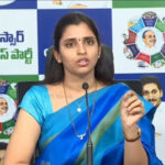Anchor Shyamala Sensatioanal Comments on Pawan Kalyan