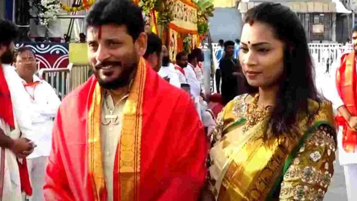 కలిసే ఉంటాం.. పెళ్లికి తొందరేంటి?